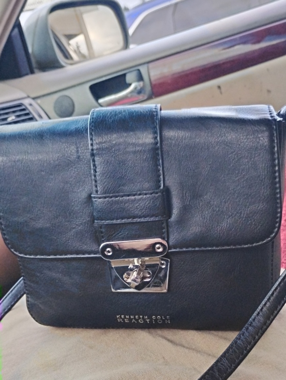 Kenneth Cole Reaction Black Leather Crossbody Bag